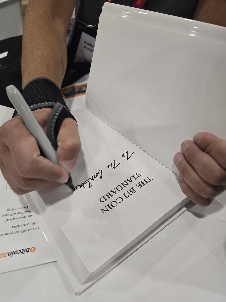 TheCoinDad's tweet image. Then had the pleasure of meeting @jackmallers for the 1st time. Gave him a pack of the new S3 series @btc_cards. Oh and finally got a copy of the Bitcoin Standard and meet @saifedean for 1st time. Many firsts for me this year even though I been around a while.