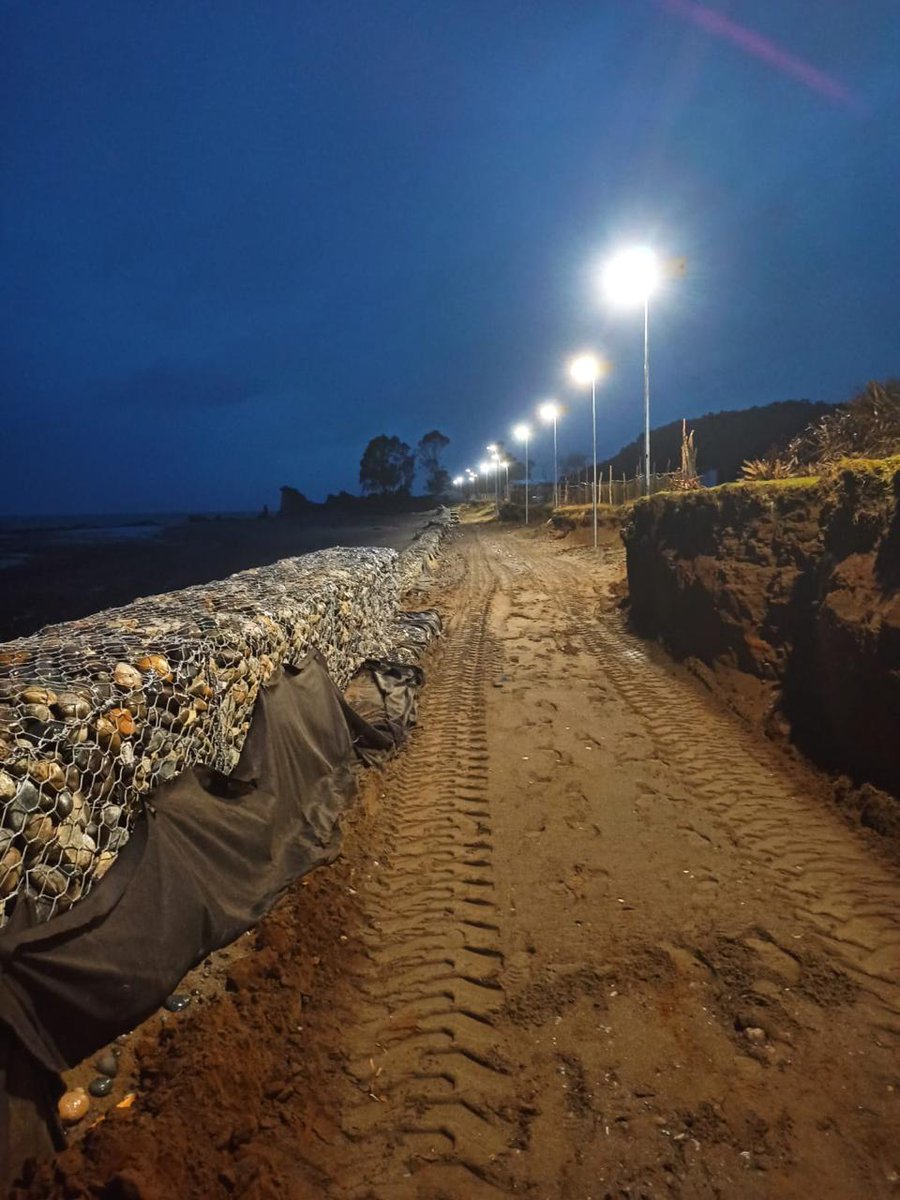 SubdereLosLagos's tweet image. Con alegría vemos el impacto de las obras ejecutadas en la Isla de Acui, en la comuna de Queilen, a través del proyecto &quot;Construcción de alumbrado Público Fotovoltaico, Isla Acui&quot;, financiado por @laSubdere  con una inversión de $154.010.172 a través del PMU.

#Acui #PMU #Queilen