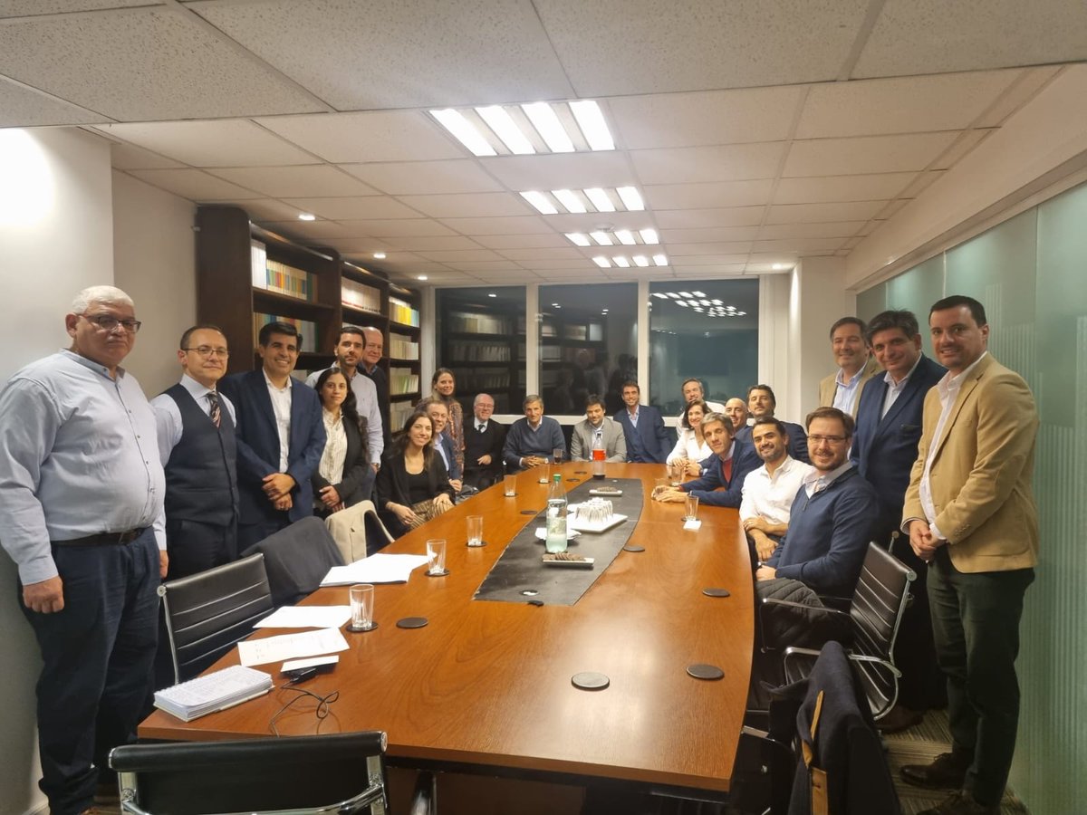 Instituto Uruguayo de Estudios Tributarios tweet media