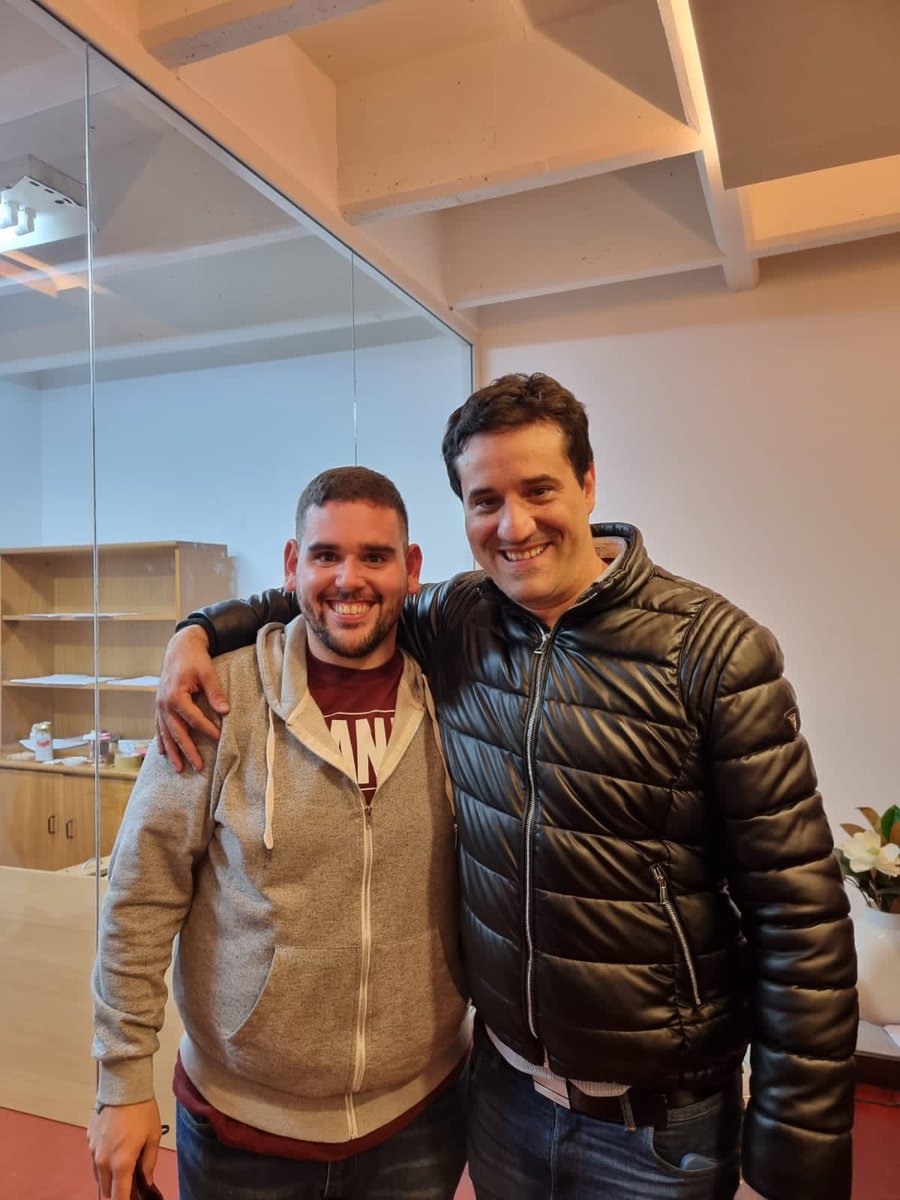 spirasridao's tweet photo. Feliz cumpleaños @MaxiAbad ! 🎉 
Como hace quince años, el orgullo de ser parte de este grupo político y compartir con vos la pasión por lo que nos une.
Por muchos años más de militancia y proyectos colectivos! 💪🏼
Siempre juntos a vos! 🇸🇪 🇵🇱 https://t.co/xLgJCh77ci