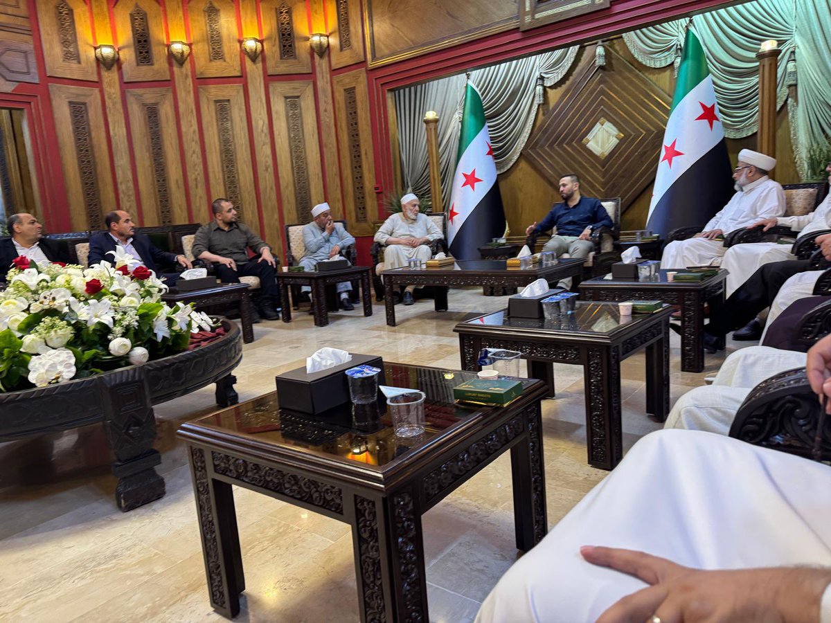 تشرفت اليوم بزيارة اللواء عبد القادر طحان، بمناسبة توليه منصبه الجديد معاونا لوزير الداخلية للشؤون الأمنية
أتمنى له دوام التوفيق والسداد في هذه المسؤولية وأن يسدد الله خطاه لما فيه خير الوطن وأمنه واستقراره