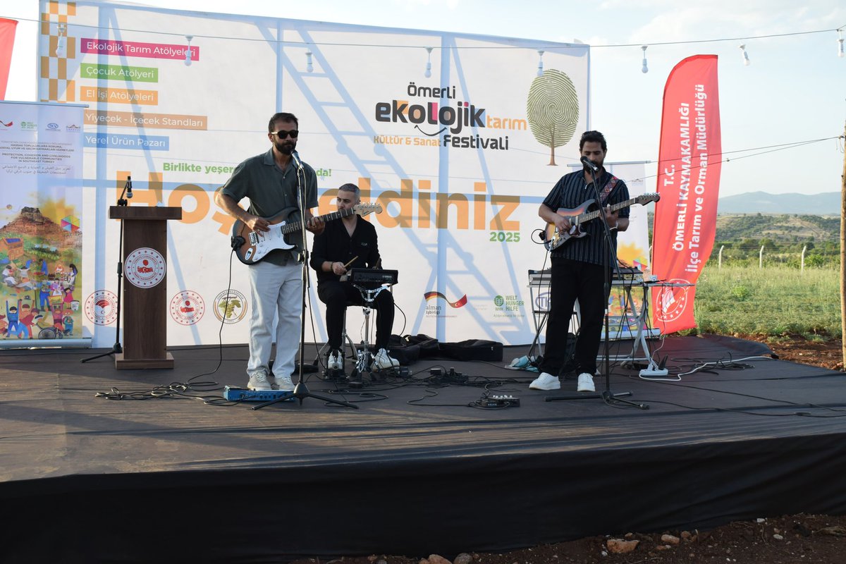 Doğaya Saygı, Kültüre Vefa!

Ömerli’de bu yıl ilkini düzenlediğimiz Ekolojik Tarım ve Kültür-Sanat Festivali ile hem toprağa hem sanata sahip çıkıyoruz.

🎶 Konserler
🌱 Yerel Üretici Stantları
👧🏻 Çocuk Atölyeleri

Sizleri bekliyor. 

#ÖmerliFestivali #EkolojikTarım