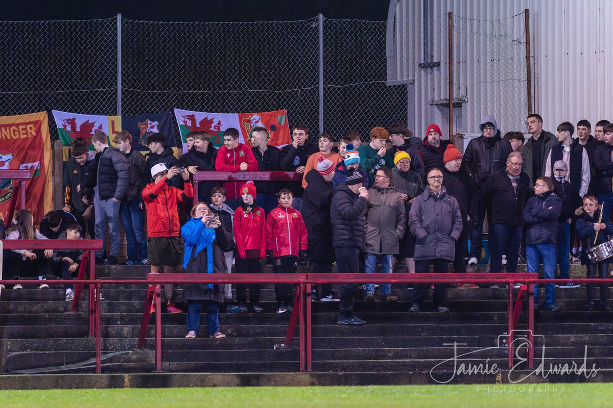 🎟️ Don’t miss out on our early bird season ticket offer, available until June 15th!

By taking advantage of this offer, you can secure your ticket to all 16 JD Cymru Premier home games for a great cut price!

Adults and concessions both save £42 whilst U16s save £21! 

Purchase