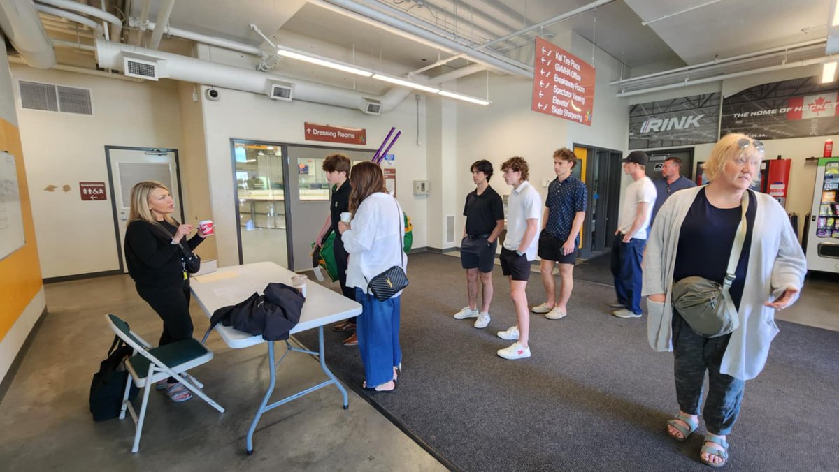 VernonVipers's tweet image. Registration is completed as the Spring ID Camp gets underway!
On now at KTPN - Team Black plays Team Green!
Puck drop for the rest of the games today are 2pm, 5:30pm and 7:30pm!