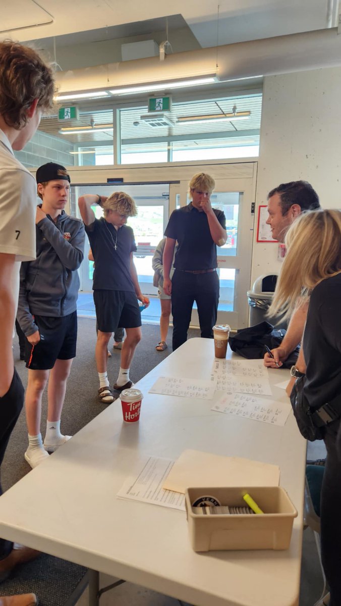 VernonVipers's tweet image. Registration is completed as the Spring ID Camp gets underway!
On now at KTPN - Team Black plays Team Green!
Puck drop for the rest of the games today are 2pm, 5:30pm and 7:30pm!