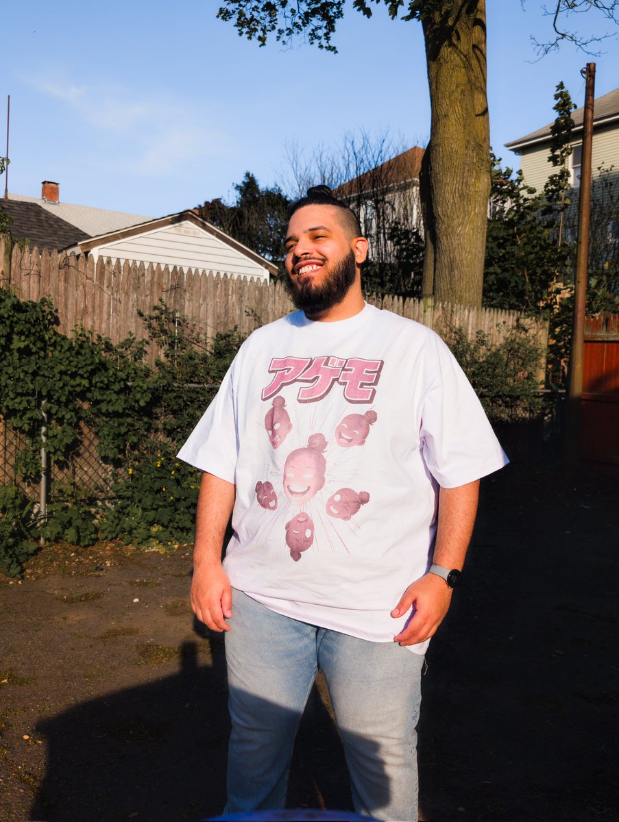 OmegaProYT's tweet photo. ⚠️NEW SHIRT ARE OUT NOWWWWWW⚠️

WE GOT **FOUR** NEW SHIRTS FOR YOU!! COP UPPP 

https://t.co/DRpAXMaLgW https://t.co/kPiBZJTieM