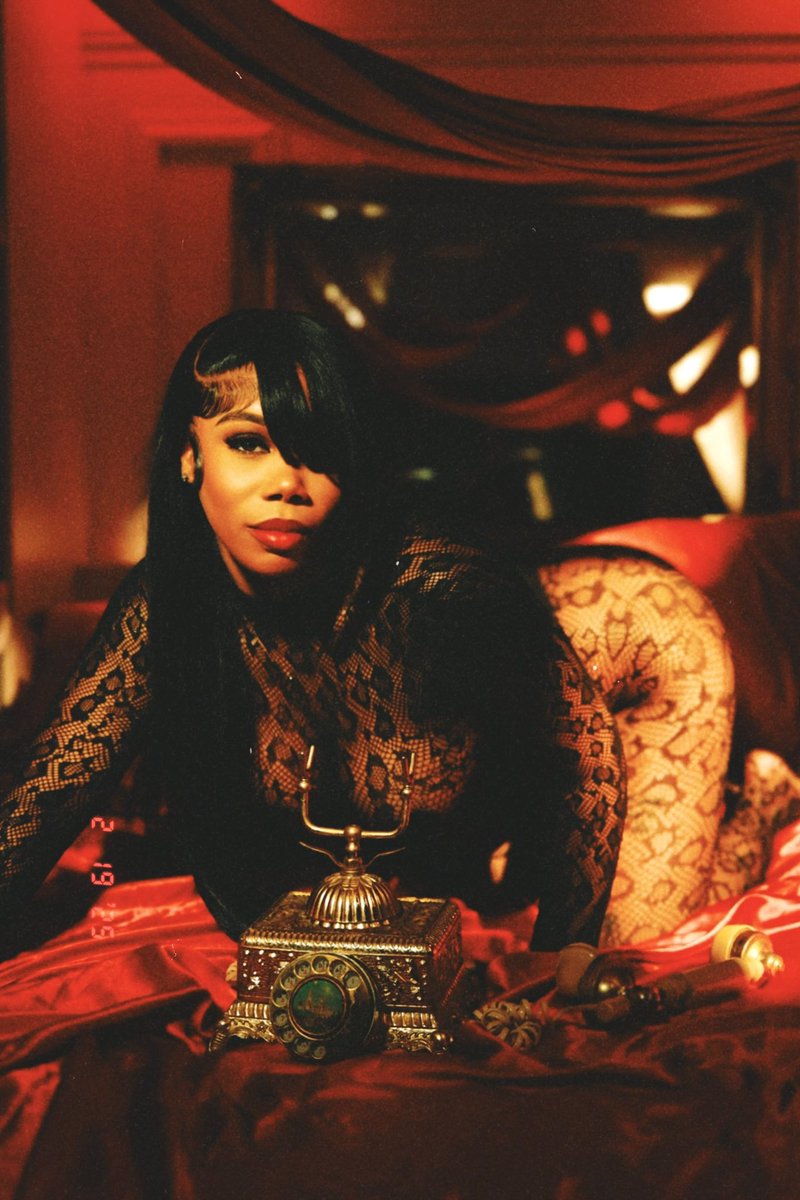 jubear__'s tweet image. I know im pretty, but tell me again ❤️ #igsawitfirst