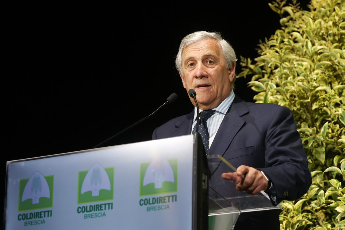 Antonio Tajani (@antonio_tajani) on Twitter photo Oggi all’Assemblea di <a href="/coldiretti/">Coldiretti</a> di #Brescia ho ribadito l’importanza strategica dell’agricoltura per la nostra economia. L’intero comparto agroalimentare rappresenta infatti più del 10% dell’intero export 🇮🇹. Vogliamo rafforzare l’internazionalizzazione della nostra industria Oggi all’Assemblea di <a href="/coldiretti/">Coldiretti</a> di #Brescia ho ribadito l’importanza strategica dell’agricoltura per la nostra economia. L’intero comparto agroalimentare rappresenta infatti più del 10% dell’intero export 🇮🇹. Vogliamo rafforzare l’internazionalizzazione della nostra industria