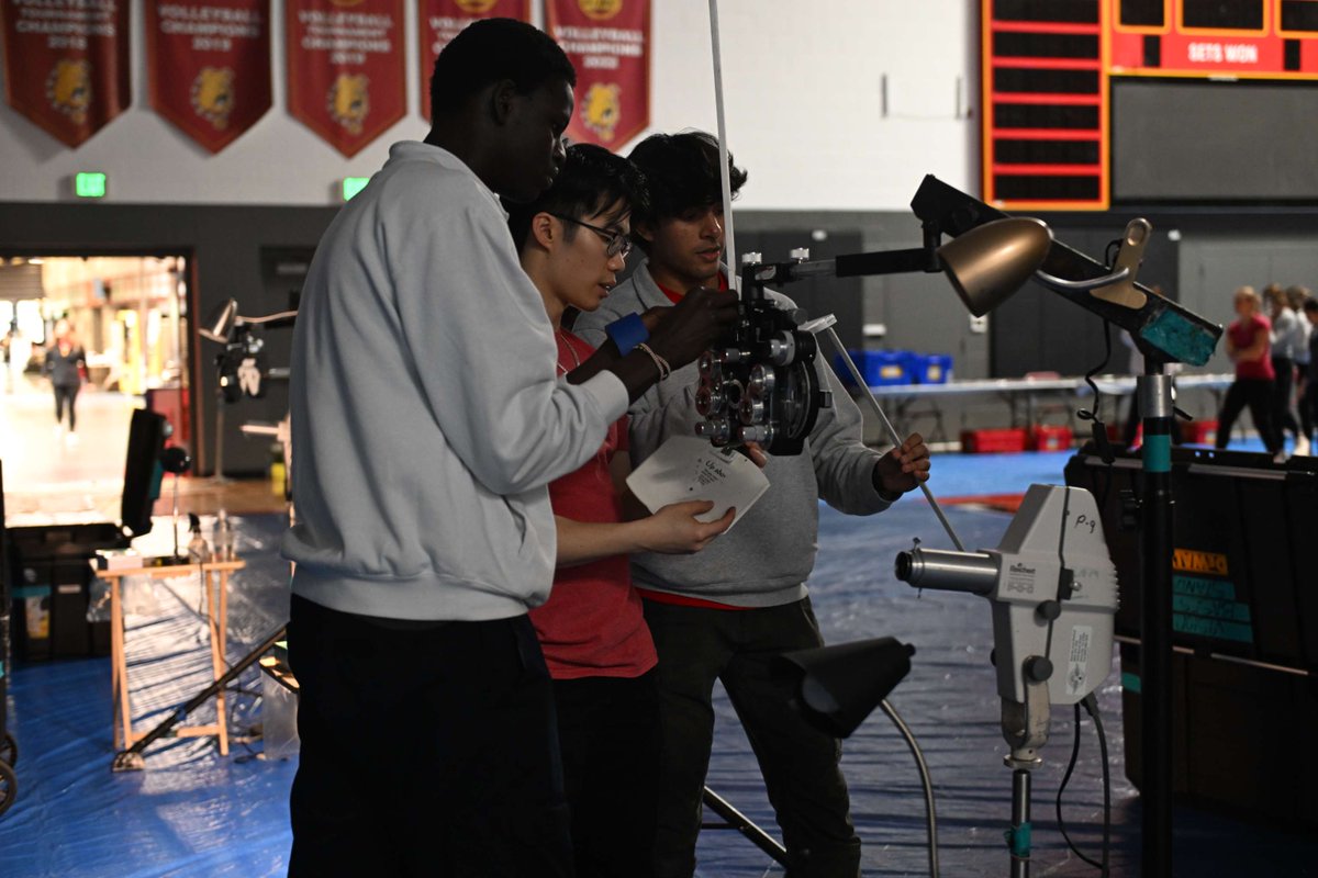 FerrisState's tweet image. We are ready to provide free healthcare services alongside @ramusaorg
Ferris State students, staff and faculty alongside the team with RAM have turned the sports complex into a healthcare clinic that will serve anyone in need.