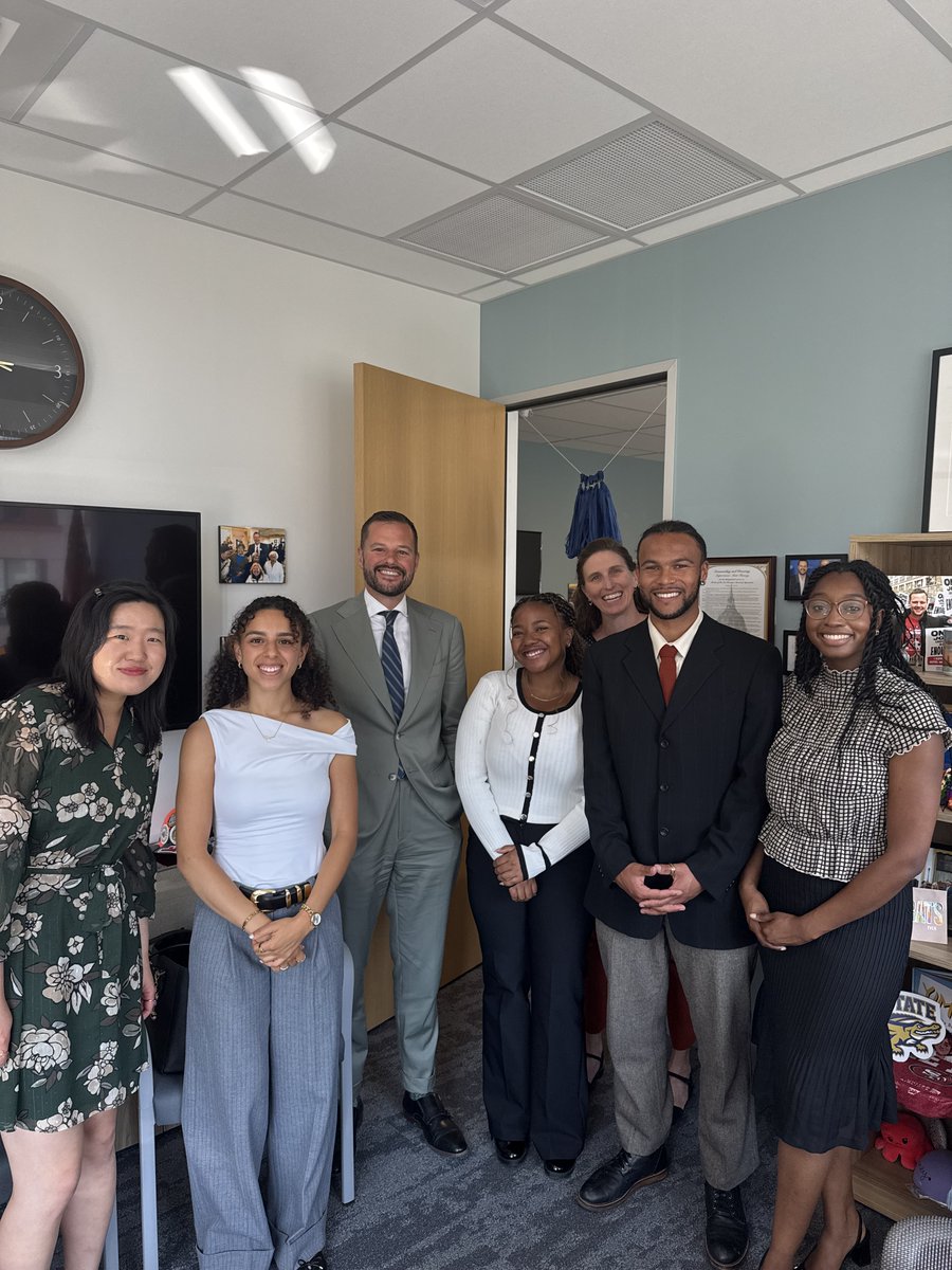 Greenlining’s fellows met with CA lawmakers to discuss highway systems, displacement, &amp; equity. In the last 5 years, Caltrans added 550 lane miles &amp; displaced 600+ homes &amp; businesses—harming communities of color most. It’s time to rethink how we invest in infrastructure.