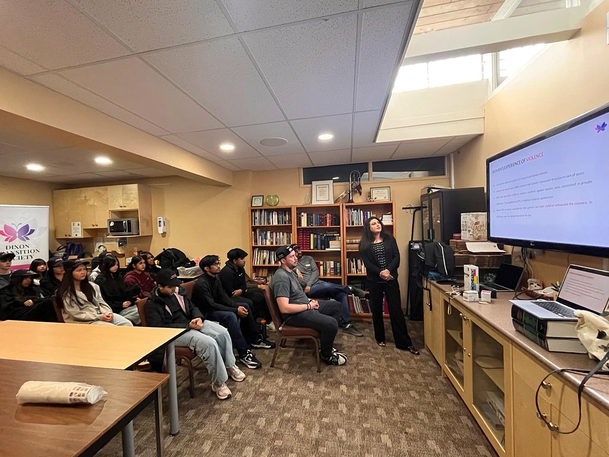 Thank you @RotaractSurrey for having our ED Monika Verma at EPIC Acts of Care Day &amp; for the generous care packages for women &amp; children at Dixon. During #PreventionOfViolenceAgainstWomenWeek, we stand united in the fight to end gender-based violence. #EndViolence