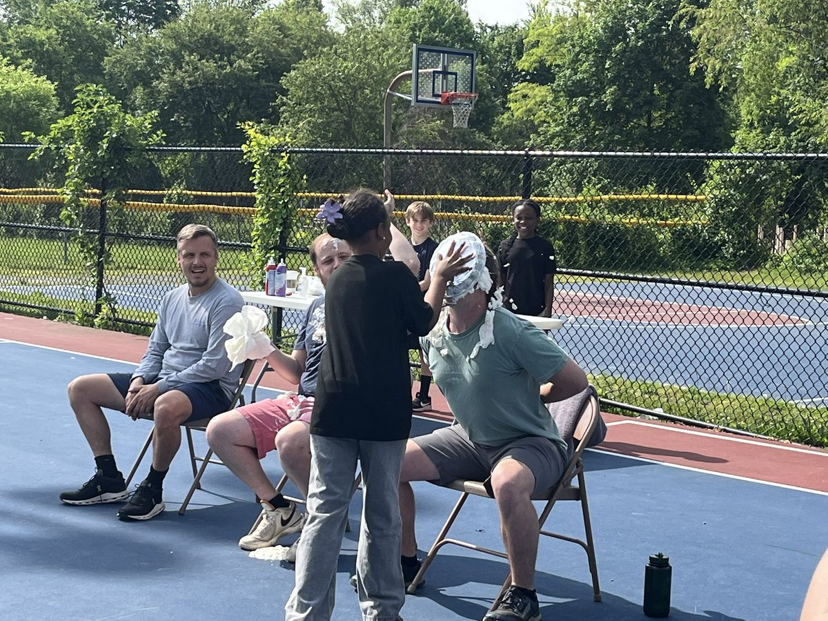 Balchbears1's tweet photo. Amazing FunRun today at the Balch School! Thank you families for raising so much money and PTO for organizing. “Pie the Guys” kicked off the event and our “inflatable”teachers ran the first lap today. https://t.co/tBj8hvu6i0