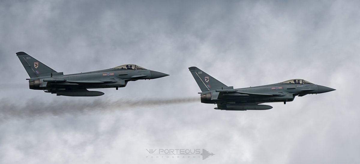 Flypast for us at the <a href="/midlandsairfest/">Midlands Air Festival</a> from <a href="/RAFTyphoonTeam/">RAF Typhoon Display Team</a> <a href="/TyphoonDisplay/">Typhoon Display Pilot</a> 

Very nice bit of noise ❤️

Good luck for your first official show weekend !