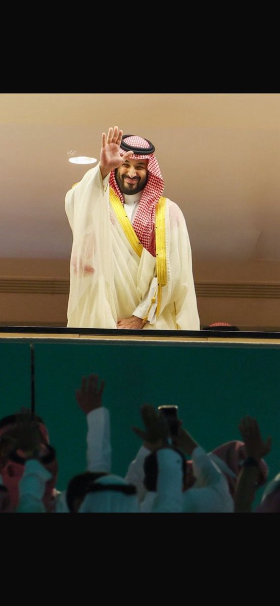 شوط أول انتهى بهدفي بن زيما وعوار مقابل هدف قدساوي لأوباميانغ ، الاتحاد الأكثر استحواذاً وسيطرة ، ركلة جزائية تسبب بها الشنقيطي ساهمت في عودة الثقة للاعبي القادسية .

#الاتحاد_القادسيه