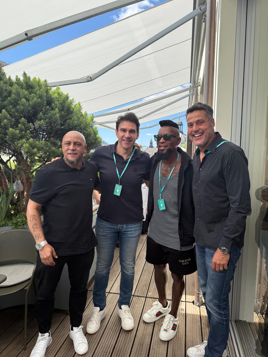 Aitor Karanka (@karanka) on Twitter photo Menuda previa de la final de la <a href="/ChampionsLeague/">UEFA Champions League</a>… ¡Rodeado de auténticos cracks! 🔝🏆
What a build-up to the <a href="/ChampionsLeague/">UEFA Champions League</a> final... Surrounded by real stars! 🔝🏆 Menuda previa de la final de la <a href="/ChampionsLeague/">UEFA Champions League</a>… ¡Rodeado de auténticos cracks! 🔝🏆
What a build-up to the <a href="/ChampionsLeague/">UEFA Champions League</a> final... Surrounded by real stars! 🔝🏆
