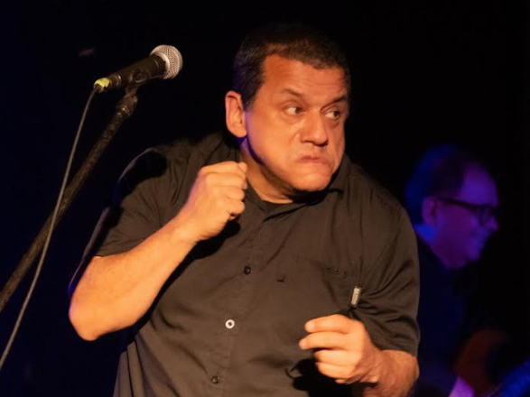 Emilio Lovera presenta a «Emilio Lovera» tinyurl.com/wf6fru67