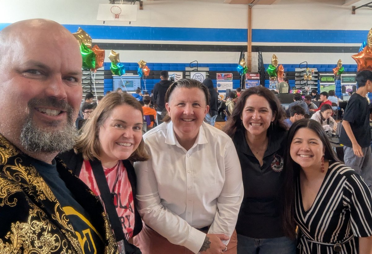 pomara_matt's tweet image. Great seeing the @mineolahs gang! @KatieCaccamo @MustangRory @v_berkowitz @MsDiFede 
Finished in 3rd #CodeConquest
#MineolaProud
@whittneysmith_ (not pictured)
@ArkTCI
