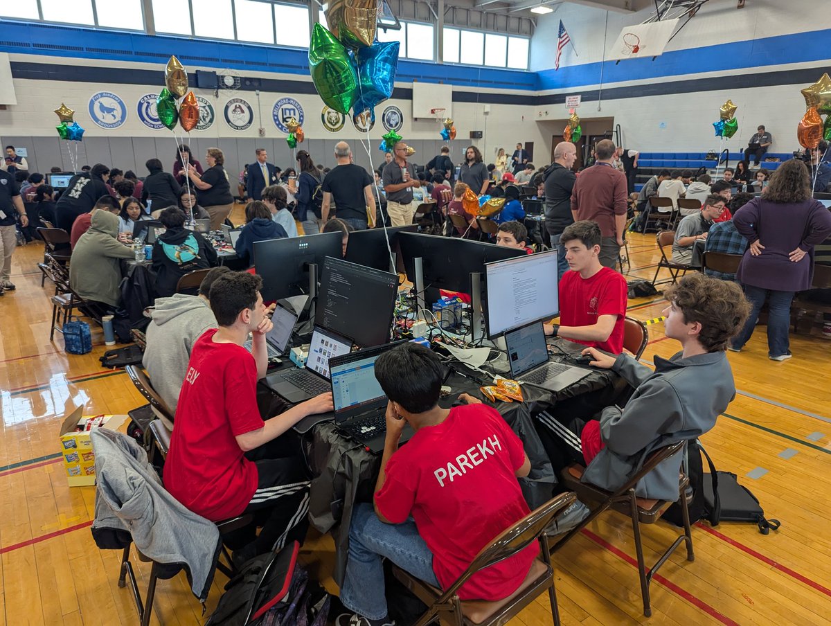pomara_matt's tweet image. Great seeing the @mineolahs gang! @KatieCaccamo @MustangRory @v_berkowitz @MsDiFede 
Finished in 3rd #CodeConquest
#MineolaProud
@whittneysmith_ (not pictured)
@ArkTCI