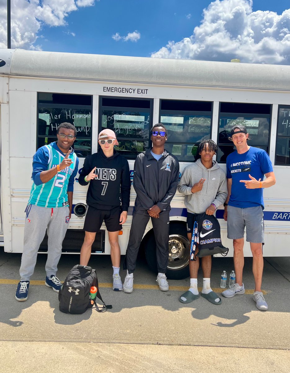 🔥 We have 3 IHSA finalists! 🔥
Kamar Sanders and Nate Silomba will represent us in the LJ, and Logan Smallwood will represent us in the 400. Let’s go!