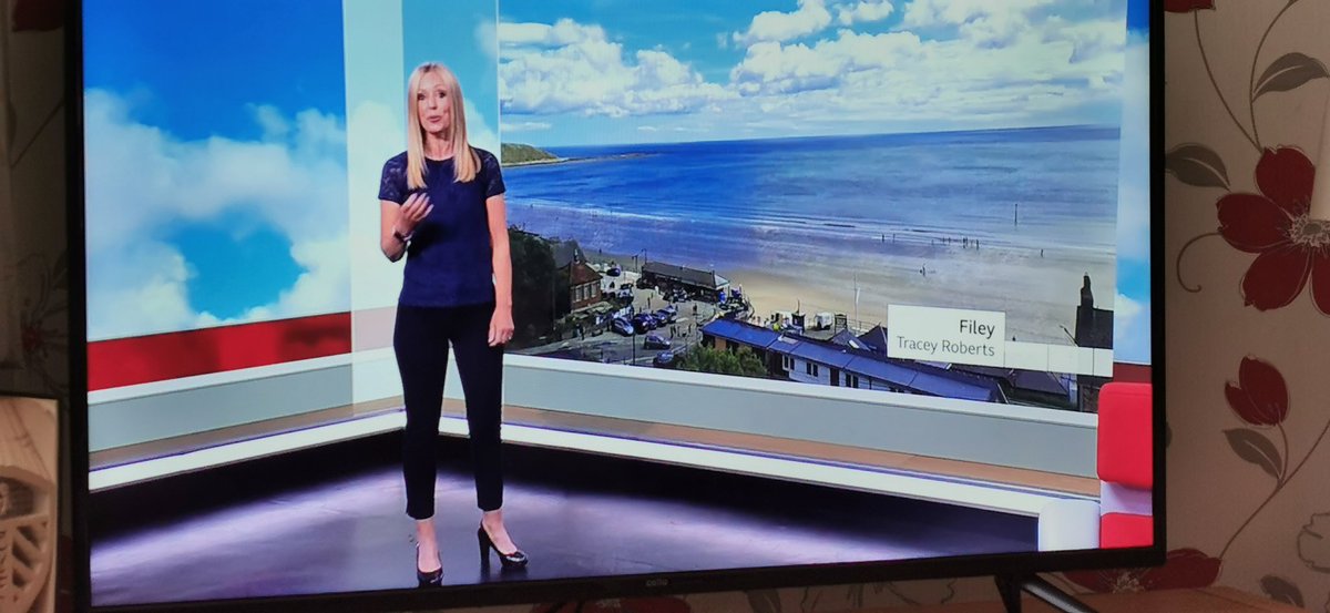 #filey #Yorkshire #fileyBay #photography #northyorkshire #northsea #photooftheday #lovewhereilive #beachlife #sunshine #sunnydays #bluesky #fileybrig #bluesea #bbclooknorth #weatherwatcher.