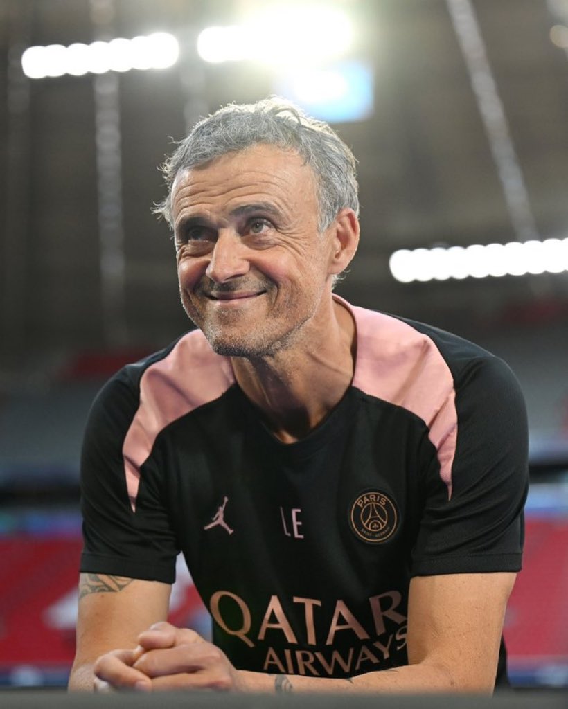 🗣️ لويس إنريكي :
"دافعي الحقيقي هو صنع التاريخ مع باريس.
أن أجعل النادي والمدينة والبلد فخورين"

#باريس_إنتر | #دوري_أبطال_أوروبا 
#PSG #UCLFinal