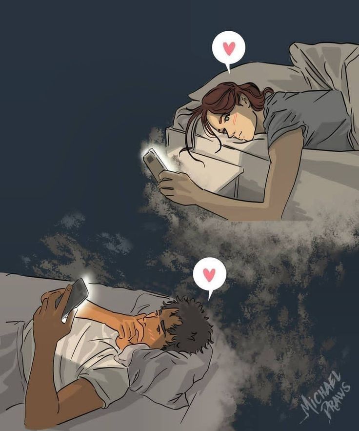 "مليء هاتفي بتفاصيله بكلماته، بصوته بملامح وجهه لكنني ما زلتُ أطمع في أن تكون هنا بين يدي."💛