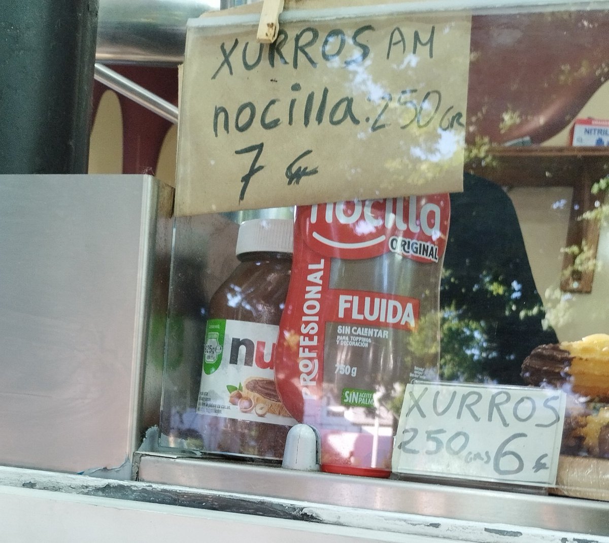 Duc_78's tweet photo. Xurros am Nocilla #EtFelicitoFill https://t.co/p6HPCozDf3