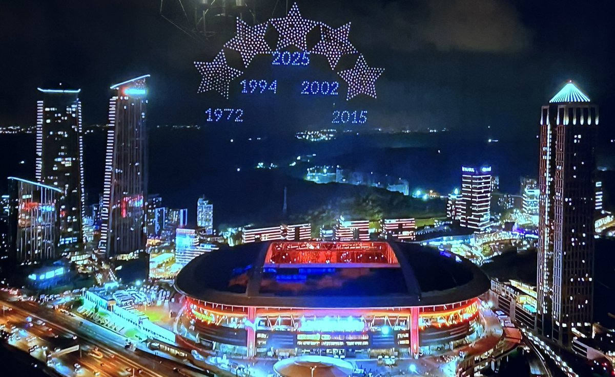 engncbs's tweet photo. ❤️💛⭐️⭐️⭐️⭐️⭐️💛❤️
#galatasaraysampiyon https://t.co/jR7OQkhyDz