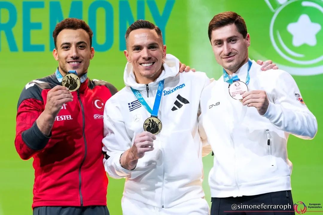 HellenicOlympic's tweet image. To 8o 🥇 είναι πιο λαμπερό!
Για όγδοη φορά Πρωταθλητής Ευρώπης ο τρομερός  Λευτέρης Πετρούνιας.

#Petrounias #TeamHellas #EuropeanChampion #EuropeanGymnastics