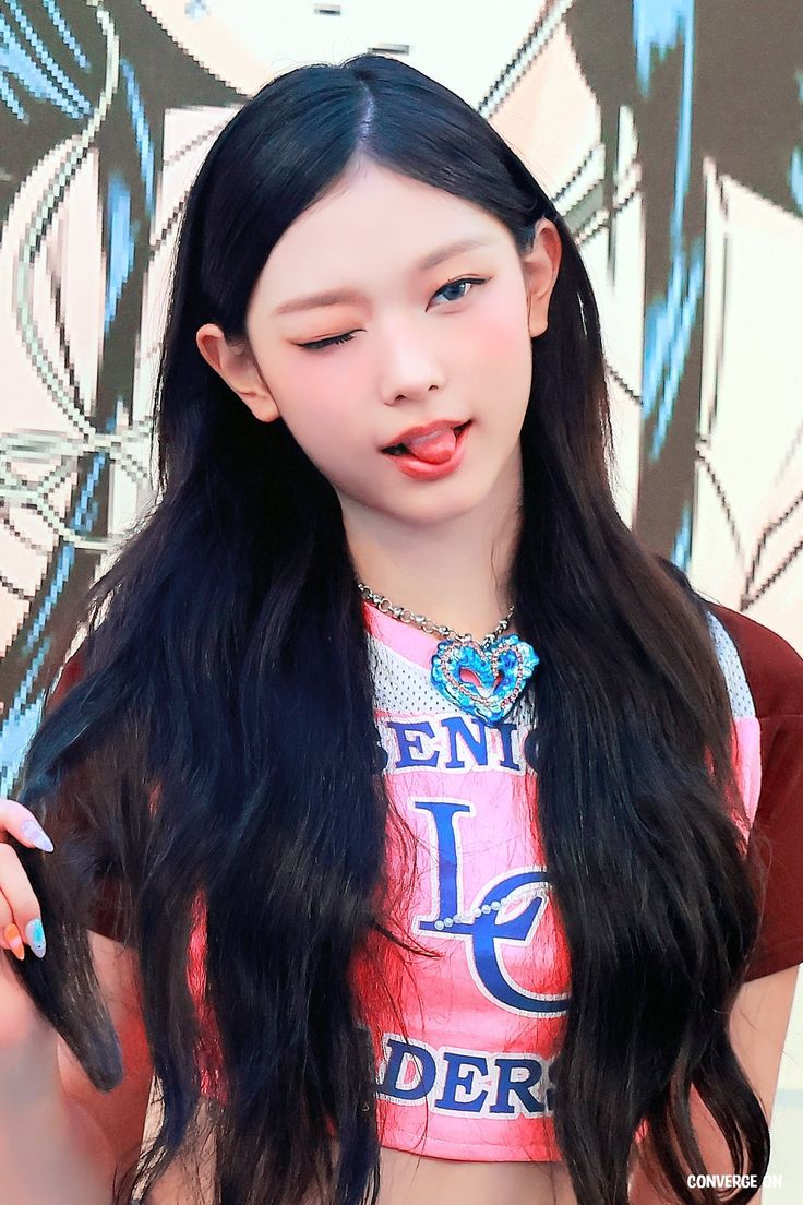 ✿ (@haerin1st) on Twitter photo 