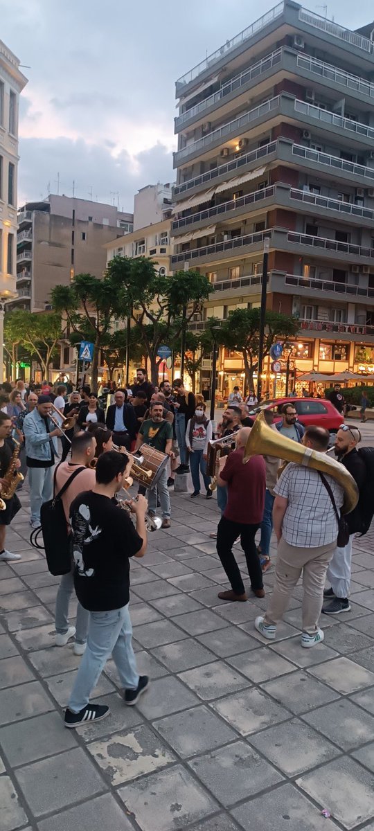 25.000 υπογραφές. Ένα μεγάλο «όχι» στην τσιμεντοποίηση, ένα μεγάλο «ναι» στη ζωή!

Η Πατινάδα για το Πάρκο ήταν μόνο η αρχή.

#parkodeth #ΔΕΘ #ΜητροπολιτικόΠάρκο