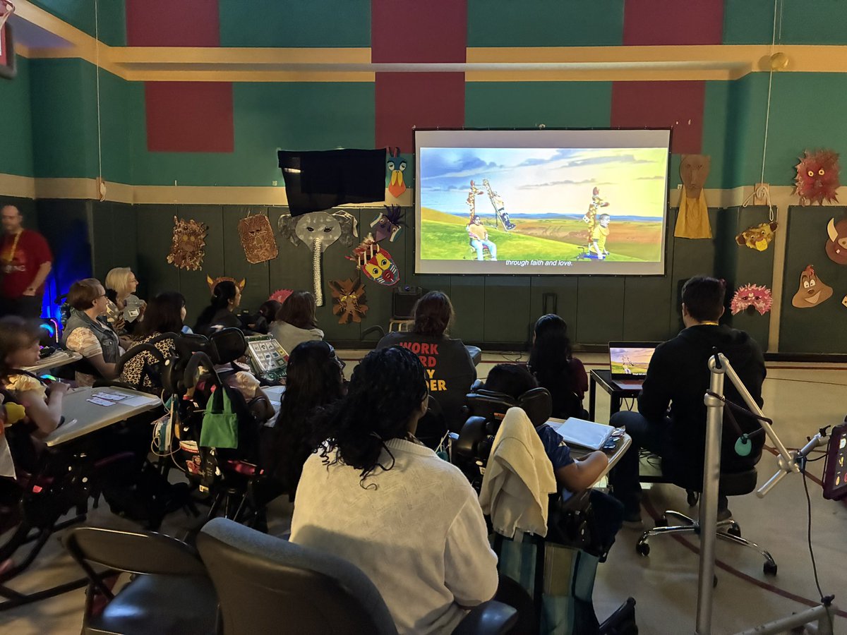 Longviewlion's tweet image. Thank you @GraceRiveraOven and @Montoya4MCPS for joining the red carpet premiere of Longview’s The Lion King 🦁! Our students and staff made movie magic! @LongviewAPE @MCPS @LongviewMusicMD @A_Leizear