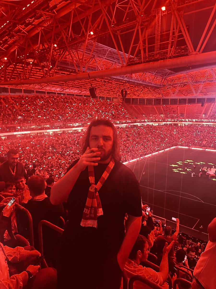 olmuyor..

denedim..

yine de yerine sevemedim...