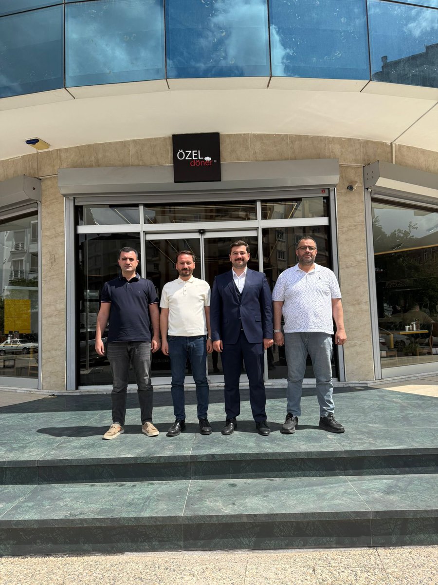 mesutbozatli's tweet photo. İl Yönetim Kurulu üyemiz Hasan Sadıç’ın yeni iş yerini, önceki dönem meclis üyelerimiz Mehmet Arıkan ve Fatih Yıldız ile birlikte ziyaret ederek hayırlı olsun dileklerimizi ilettik.

Yeni iş yerinin kendisine ve ailesine hayırlı, bereketli kazançlar getirmesini temenni ediyorum.

@hhasansadic