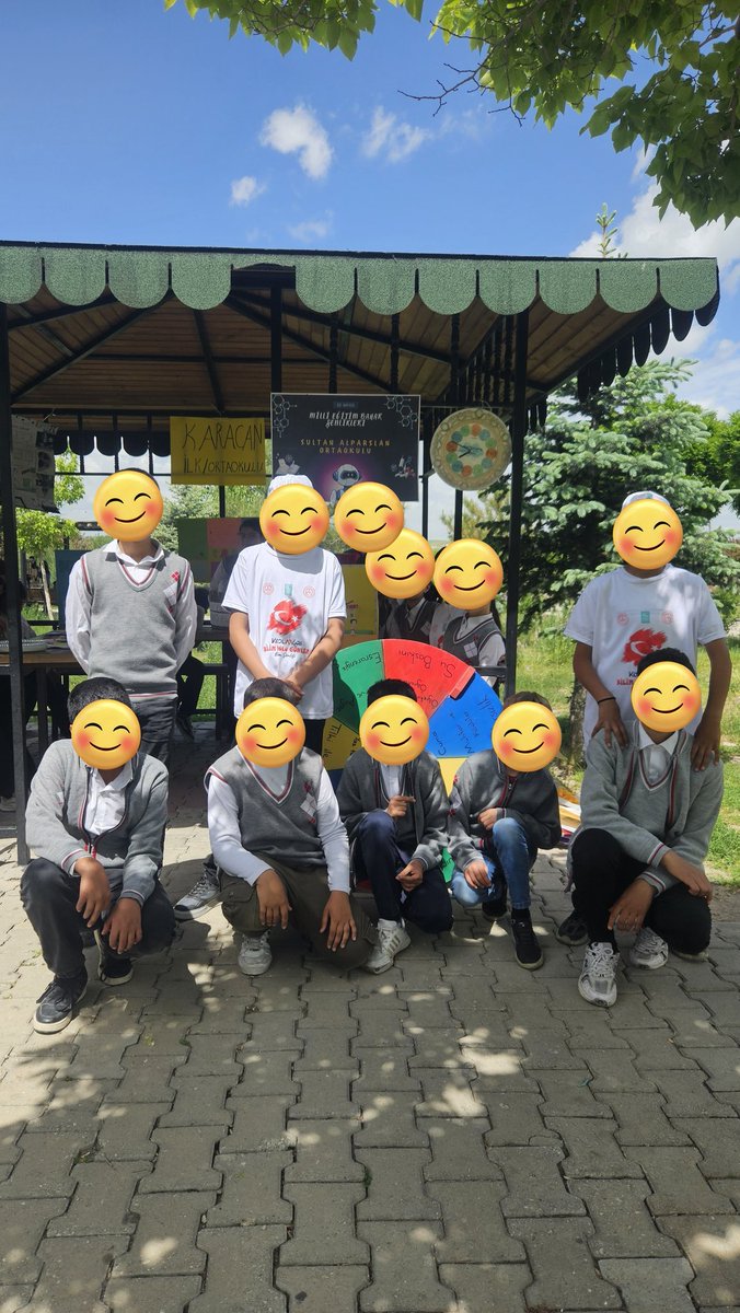 AlparslanOrt's tweet photo. Tutak Kaymakamlığı ve İlçe Millî  Eğitim Müdürlüğünce düzenlenen Bahar Şenliği etkinliğine okulumuz öğrencileri de katılım gösterdi. Öğrencilerimiz tarafından hazırlanan materyaller sergilendi🔍🧠🔎
@tcmeb @agrimem @hasan_kokrek @tutakmem @mehmetk37779583 https://t.co/WyNlr8fcEd