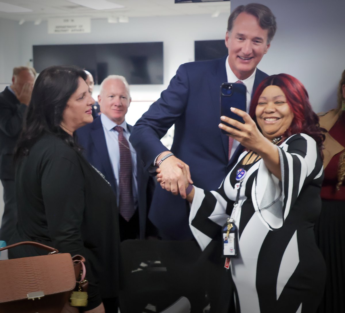 VDEM's tweet image. The 2025 Hurricane season is right around the corner, and valued stakeholders and partners were invited to join VDEM as we welcomed Governor Youngkin to the Virginia Emergency Operations Center to kick it off.
#VDEM #2025HurricaneSeason