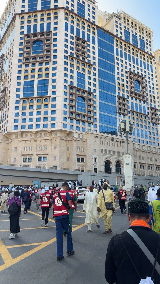 Rayanaldosarii's tweet photo. بسم الله نبداء اول ايام موسم الحج نسأل الله التوفيق و الأعانه والنفع منا ولنا . https://t.co/ykaZKChnKG