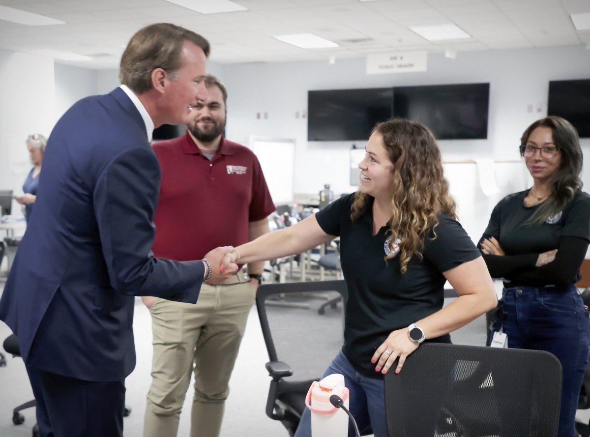 VDEM's tweet image. The 2025 Hurricane season is right around the corner, and valued stakeholders and partners were invited to join VDEM as we welcomed Governor Youngkin to the Virginia Emergency Operations Center to kick it off.
#VDEM #2025HurricaneSeason
