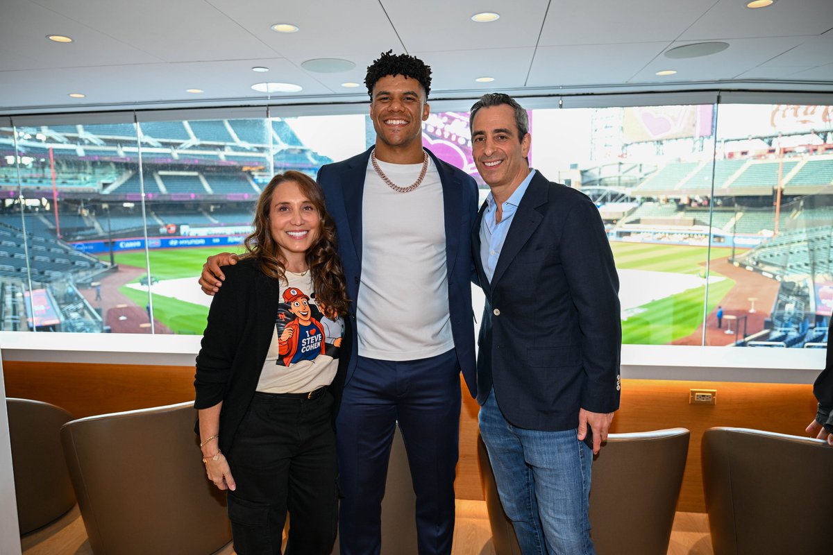 Amazin' Mets Foundation (@amazinmetsfdn) on Twitter photo A night of comedy and generosity at <a href="/CitiField/">Citi Field</a>! 🧡 Thank you to everyone who joined us for our annual Home Runs & Highballs fundraiser, including <a href="/GothamComedy/">Gotham Comedy Club</a> and our stellar comedians <a href="/CharlesMcBee/">Charles McBee</a>, <a href="/findingnimesh/">Nimesh Patel</a>, <a href="/RachelFeinstein/">Rachel Feinstein</a>, <a href="/IAmDeanEdwards/">Dean Edwards</a>, and <a href="/jtrain56/">Jared Freid</a>! A night of comedy and generosity at <a href="/CitiField/">Citi Field</a>! 🧡 Thank you to everyone who joined us for our annual Home Runs & Highballs fundraiser, including <a href="/GothamComedy/">Gotham Comedy Club</a> and our stellar comedians <a href="/CharlesMcBee/">Charles McBee</a>, <a href="/findingnimesh/">Nimesh Patel</a>, <a href="/RachelFeinstein/">Rachel Feinstein</a>, <a href="/IAmDeanEdwards/">Dean Edwards</a>, and <a href="/jtrain56/">Jared Freid</a>!