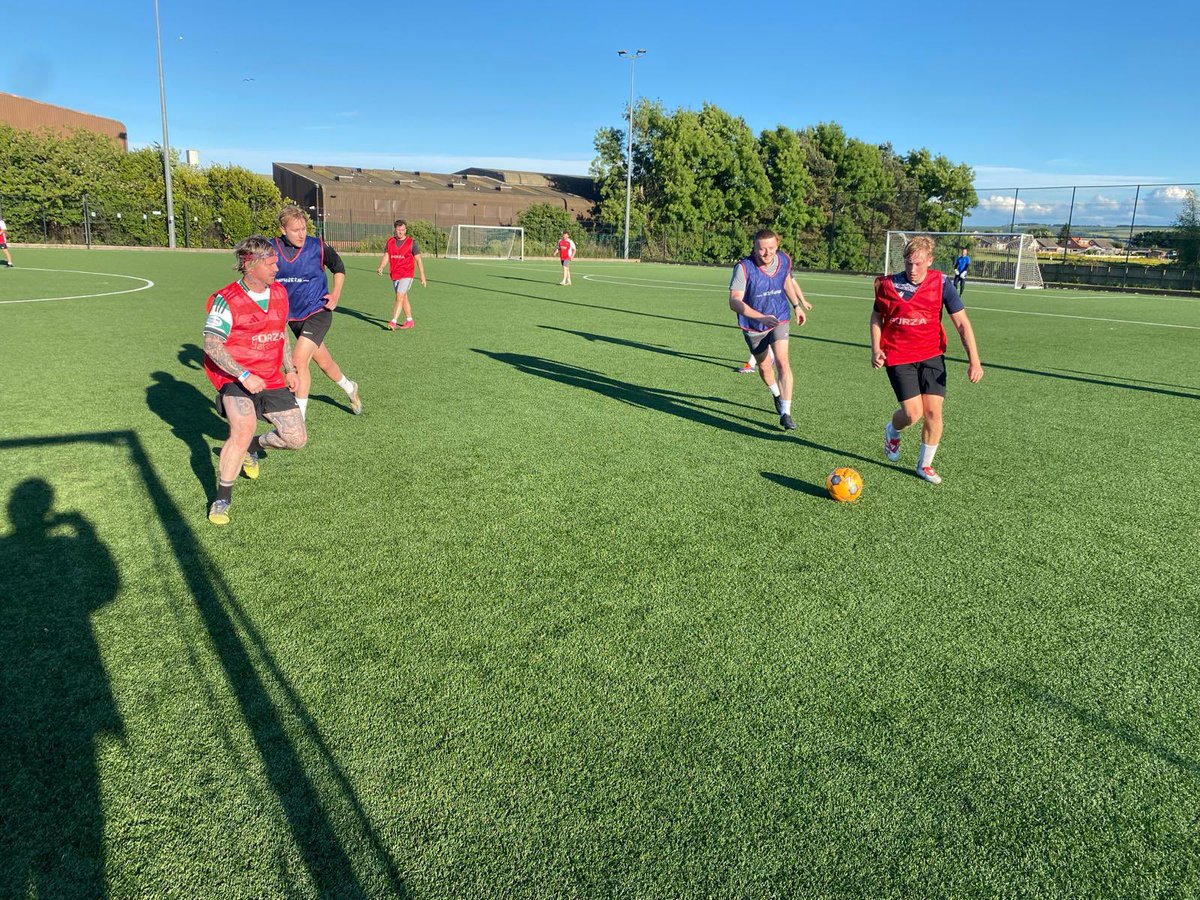 Great Turnout at training tonight by the Lads

Onwards and upwards to our first season 

Training top sponsorship is still available - send us a message to know more 

#UpTheOranges