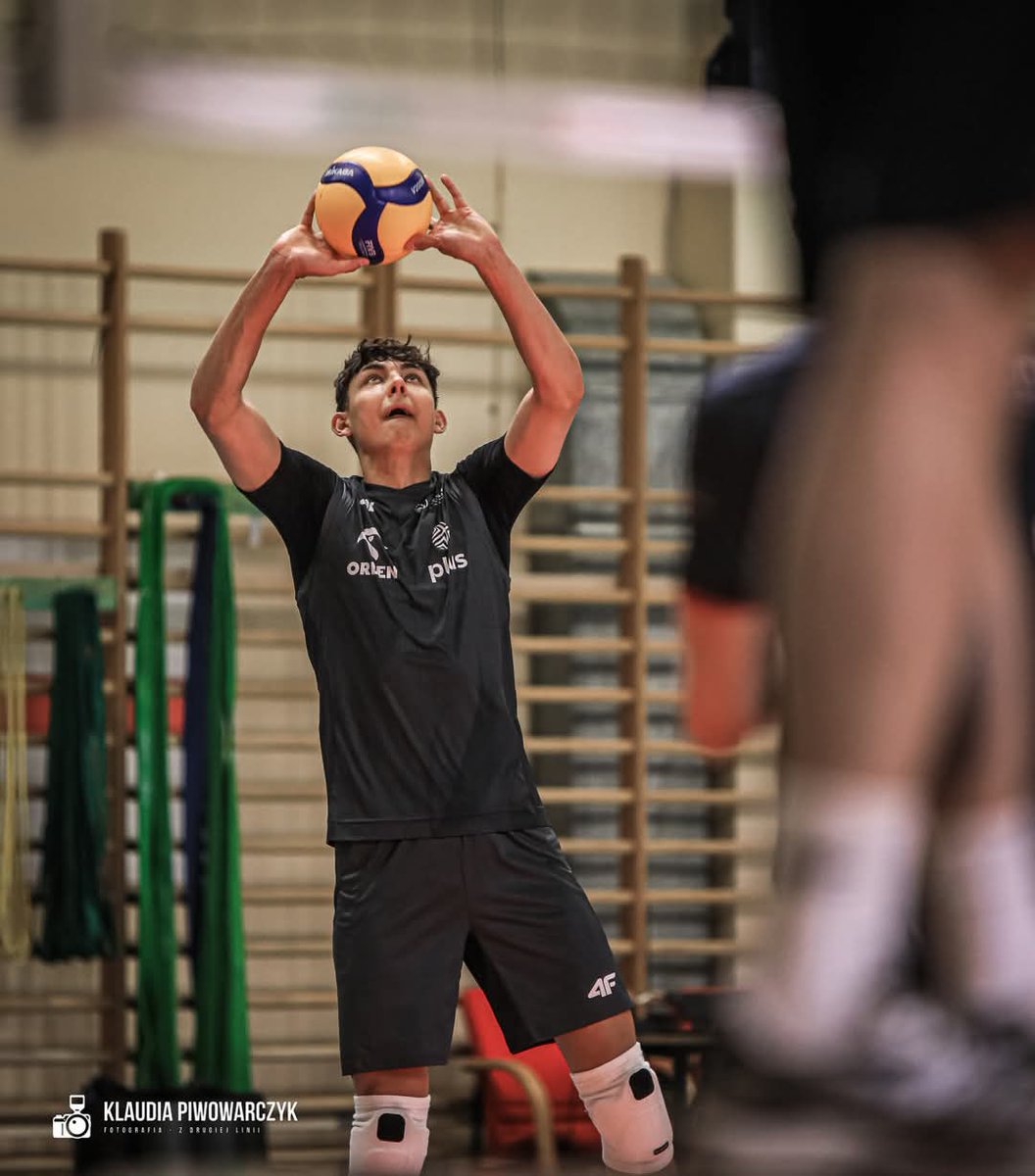 ❗️ 🇵🇱 JAKUB NOWAK 🆚️
REPREZENTACJA BUŁGARII 🇧🇬

▪️ 9️⃣ PKT
▪️ +6
▪️ 50% w ataku (4/8)
▪️ 5 punktowych bloków (!!!)

Fantastyczny debiut, serdeczne gratulacje dla Jakuba! ❤️

Foto: <a href="/KKadi6/">Klaudia Piwowarczyk ⚡</a> 
#gangłysego