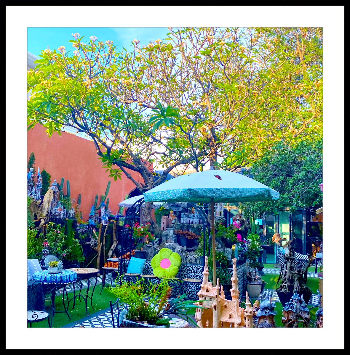 joq500's tweet photo. My garden DEMON 😈 place 
So Demonic, do Demons thing 😈
- me drawing anime girls 
- me clay 
- me drawing house 
- me drawing castle 🏰 
- me 3D/2D
- me sitting 
- me eating 
😺😺😺   🍊🍉🍋🥝🥭 https://t.co/AAaNXvsf19