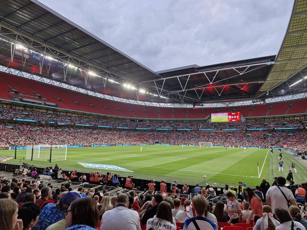 Friday Night Football 

Not a bad 1st half 🏴󠁧󠁢󠁥󠁮󠁧󠁿

<a href="/Lionesses/">Lionesses</a>