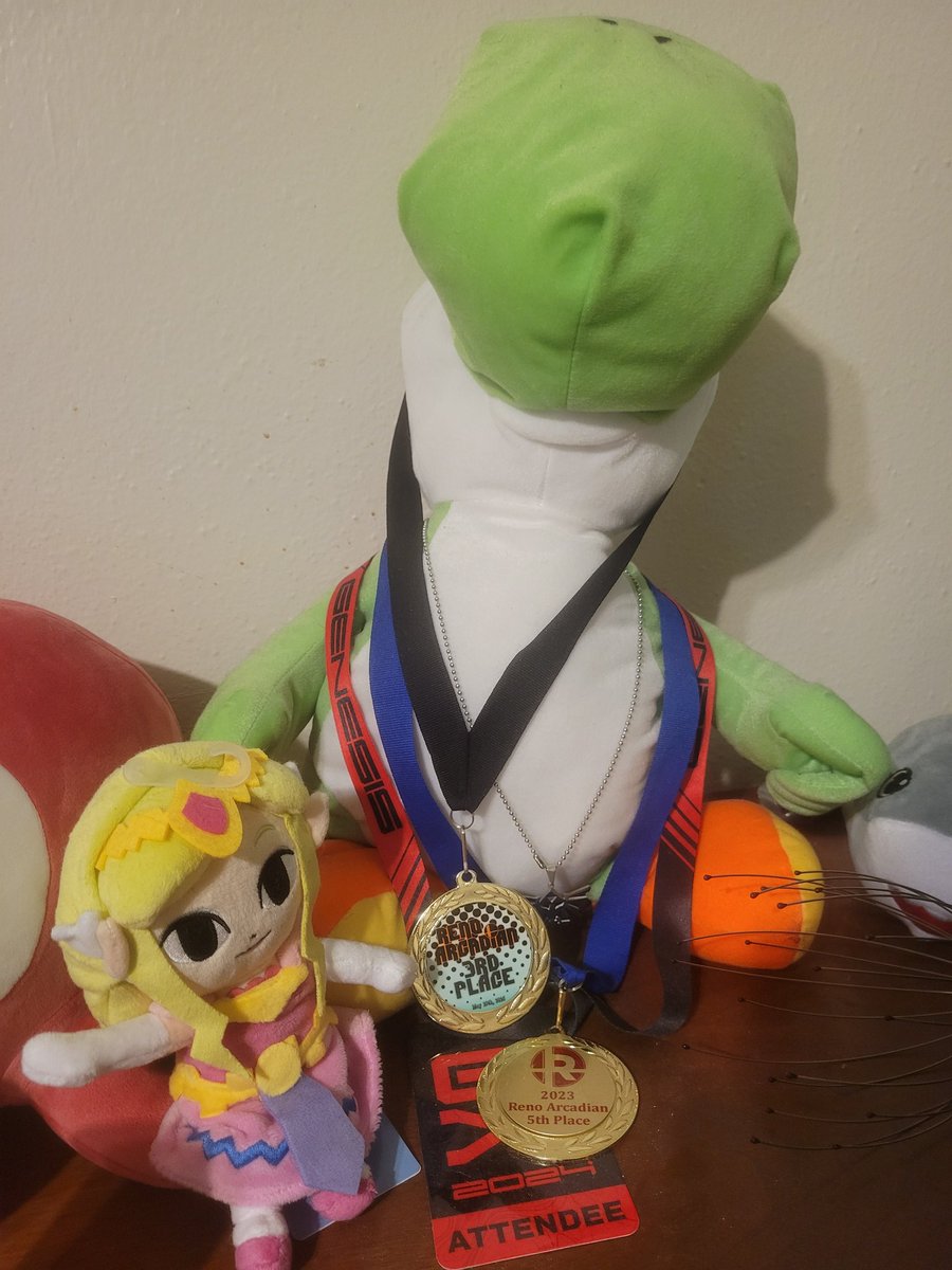 whoareuiam's tweet photo. Got to add a new medal to tha yosh.

3rd at arcadian, best I've ever placed in 6 years of this. Feels surreal, never thought I'd ever do that well, ggs yall ❤️ https://t.co/zQ8O6QN87k