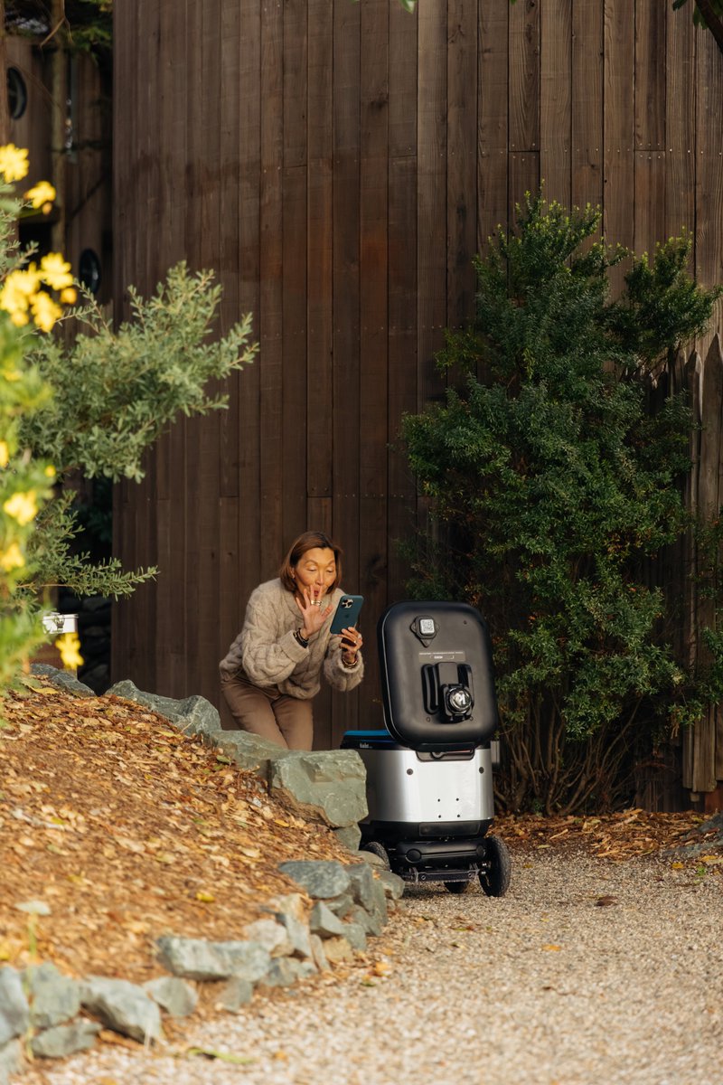 gokiwibot's tweet image. Our robots engage guests, gathering insights and data that clients access instantly to optimize strategies and connect more effectively with their audience.

Turning data into meaningful brand experiences 🤖✨

@LancomeUSA  @nickelytics #Kiwibot #HumanRobotInteraction #Robot