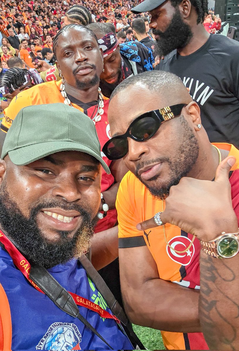 Tunde Ednut &amp; VeryDarkMann inside RAMS Park Stadium, Istanbul, Turkey 🇹🇷 🧡❤️ #PoojaInTurkey