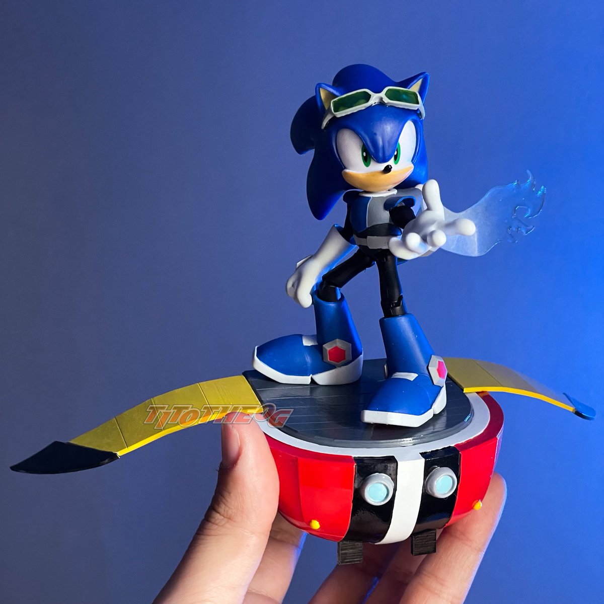 THE PHANTOM RIDER CUSTOM FIGURE!!! Just who could this masked rider be? Who knows! But he sure does look cool with this custom Eggstreme Gear to go along with him!