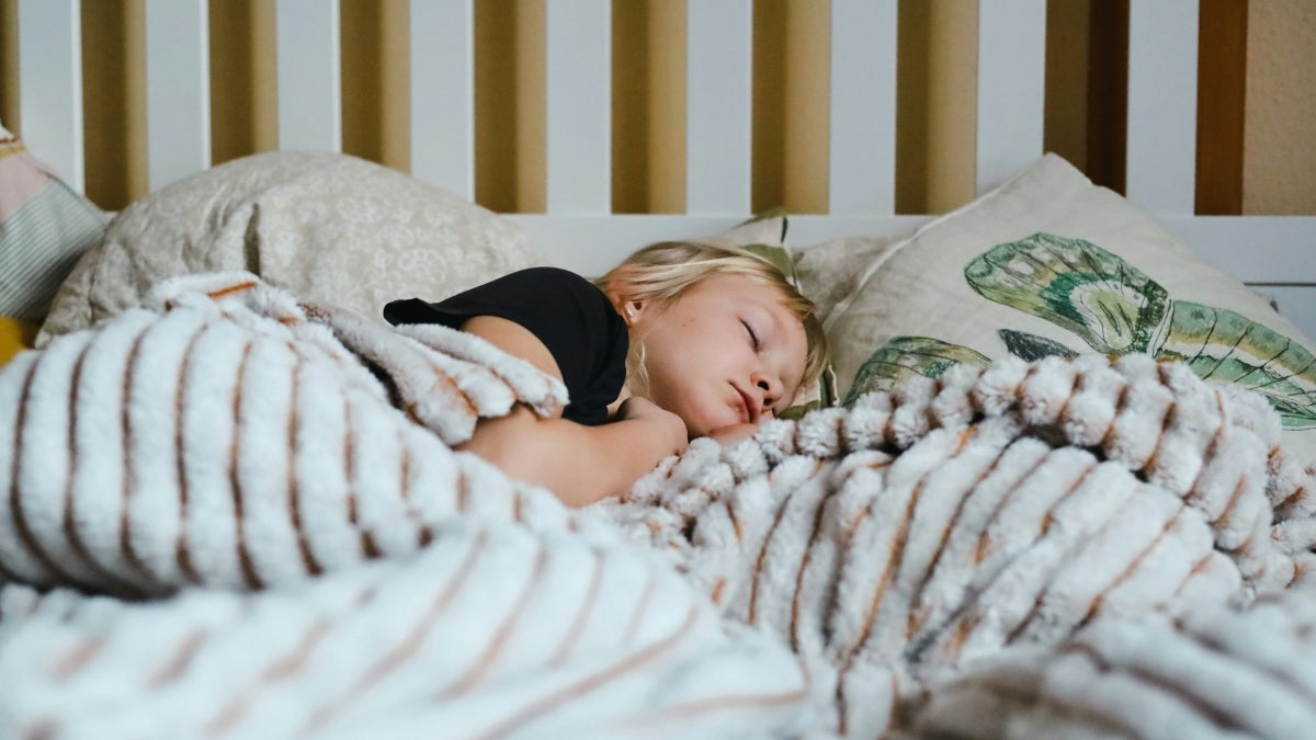 The ASU-led Arizona Twin Project works with families to identify factors that influence sleep and the effects of reduced sleep. The findings suggest ways to improve sleep.

news.asu.edu/20250523-healt…