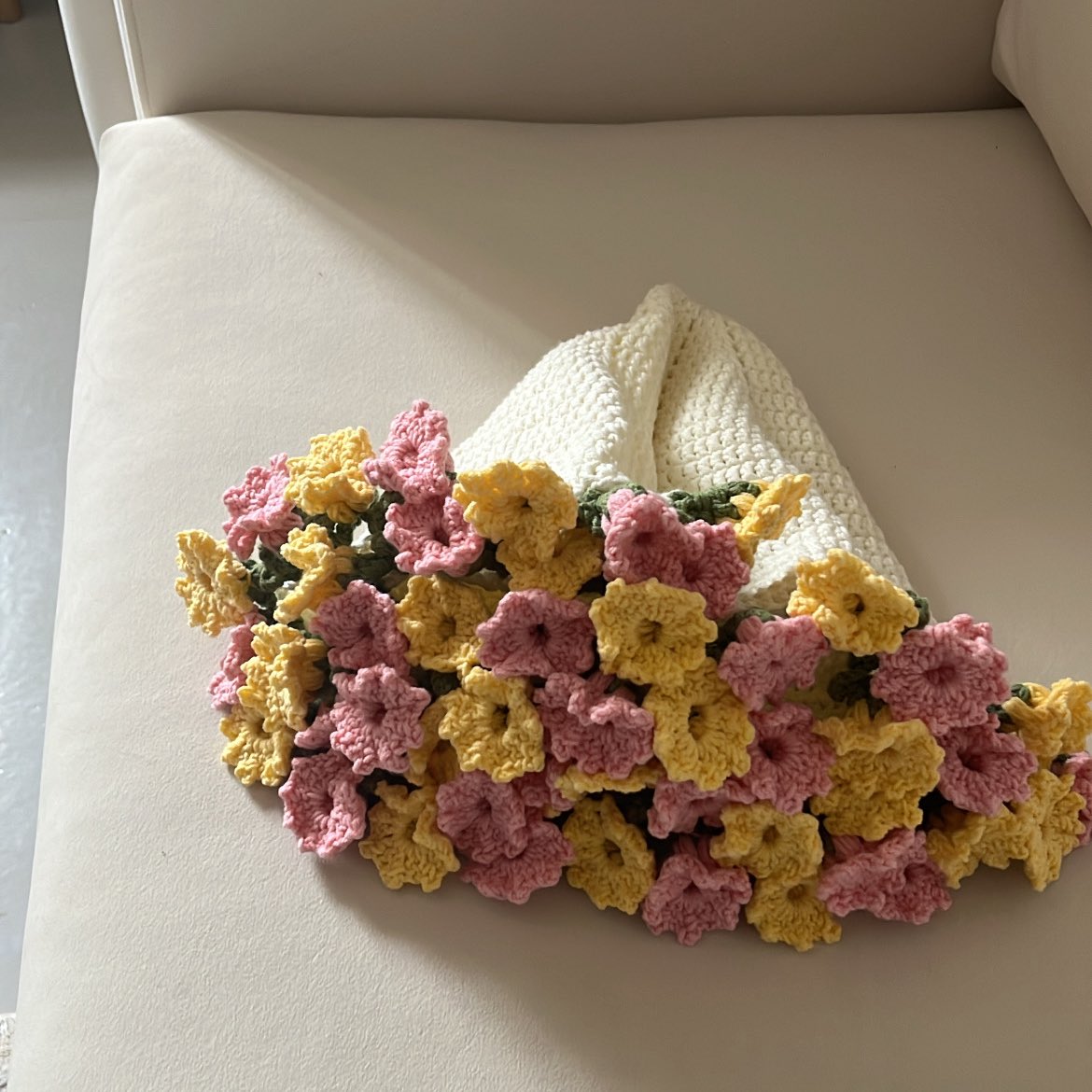 جايه متأخر مره 💐🙈💖💛