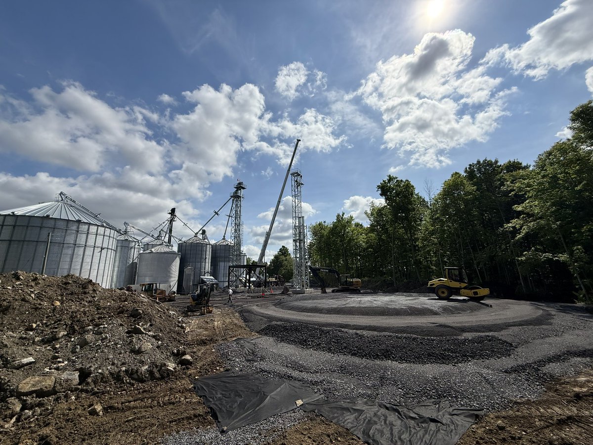 dfergusonGGF's tweet image. Good thing we only had 6 days to plant a crop around these parts - the boys needed the other 25 days for this project lol